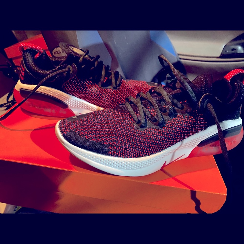 Nike joyride sneakers 8 1/2